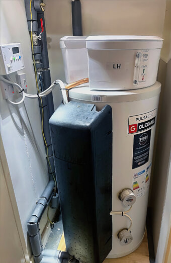https://wangarahotwater.com.au/uploads/2025/06/electric-hot-water-system-70649.jpg