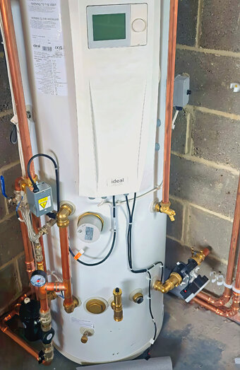https://wangarahotwater.com.au/uploads/2025/06/gas-hot-water-system-13675.jpg