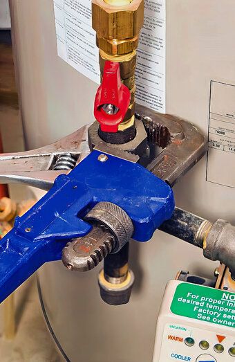 https://wangarahotwater.com.au/uploads/2025/06/hot-water-servicing-15633.jpg
